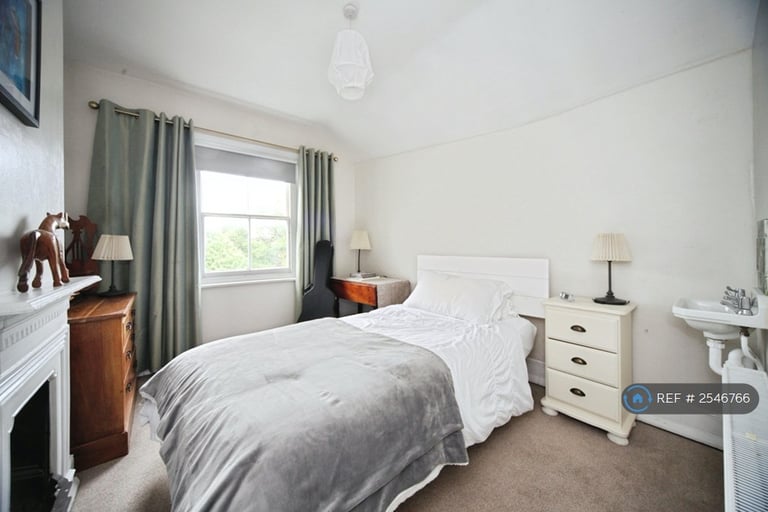 5 bedroom house in High Street, Tring, HP23 (5 bed) (#2546766)