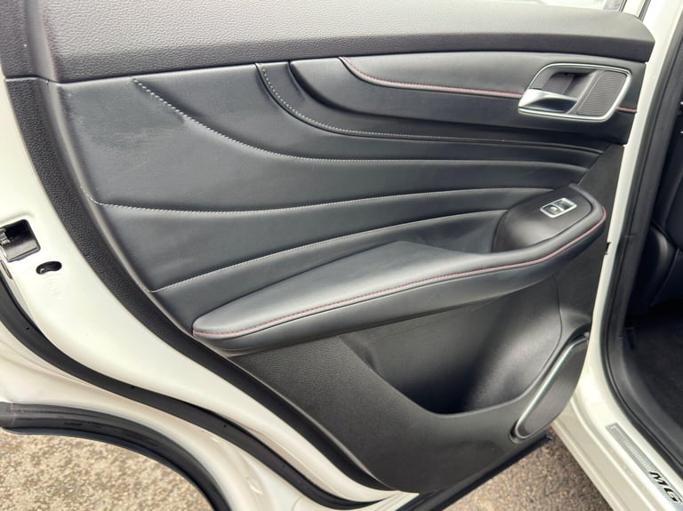 2022 MG MG HS 1.5 T-GDI 16.6kWh Exclusive Auto Euro 6 (s/s) 5dr ESTATE Petrol/Electric Hybrid Aut...