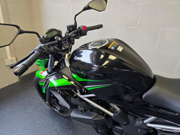 Kawasaki Z125 Supernaked 125cc Learner Legal Geared Motorcycle