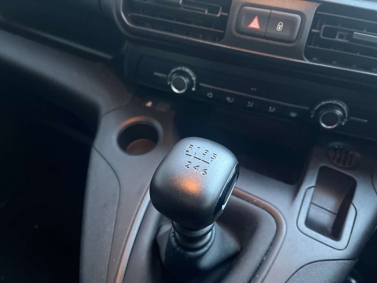 2019 Vauxhall Combo Life 1.2 Turbo Design XL 5dr MPV PETROL Manual