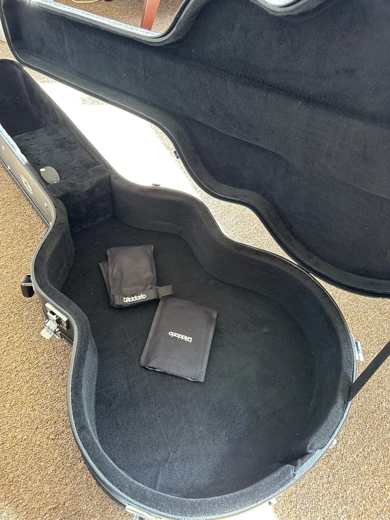 Sigma GJM SG100+  electro acoustic guitar + Hard Case + Daddario Humidity pack