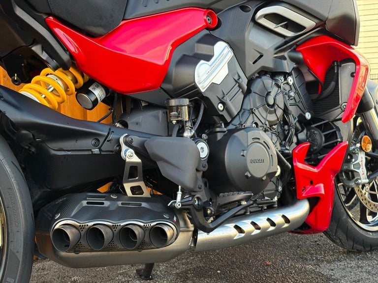 2025 Ducati Diavel V4 with full akro exhaust system