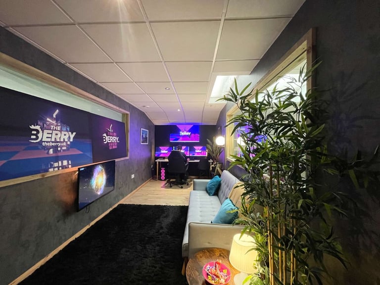 Office | Creative Space | Workspace | Commercial Unit | Desk in Hackney East London E9