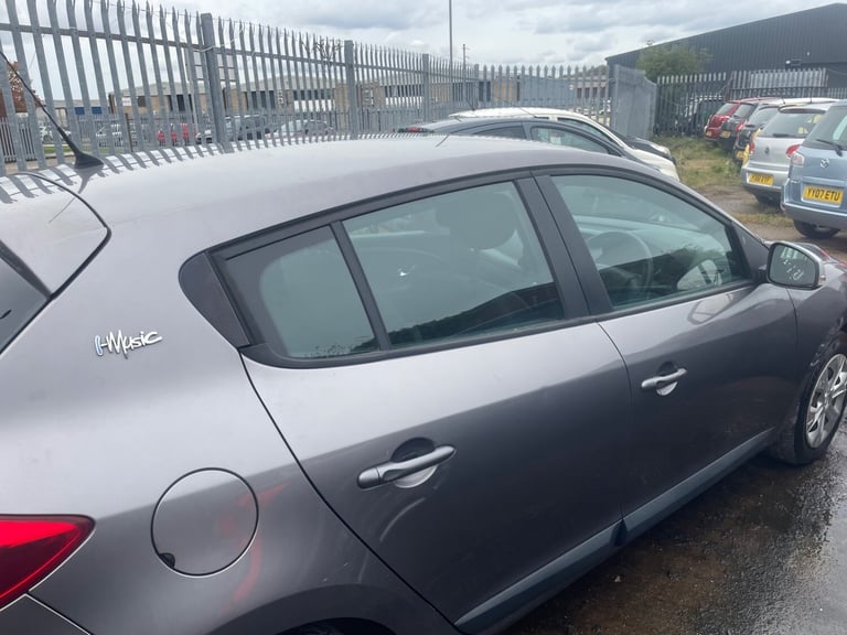 2010 Renault Megane 1.6 16V I-Music 5dr HATCHBACK Petrol Manual