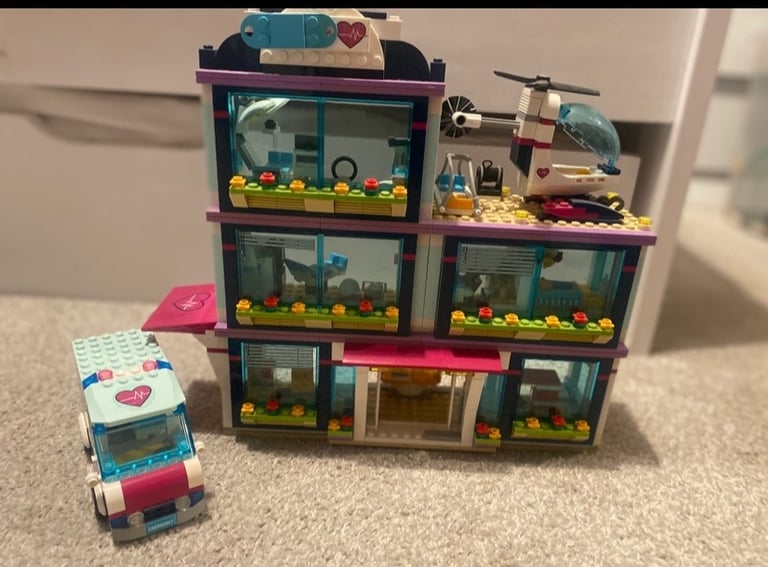 Lego Friends Heartlake Hospital 