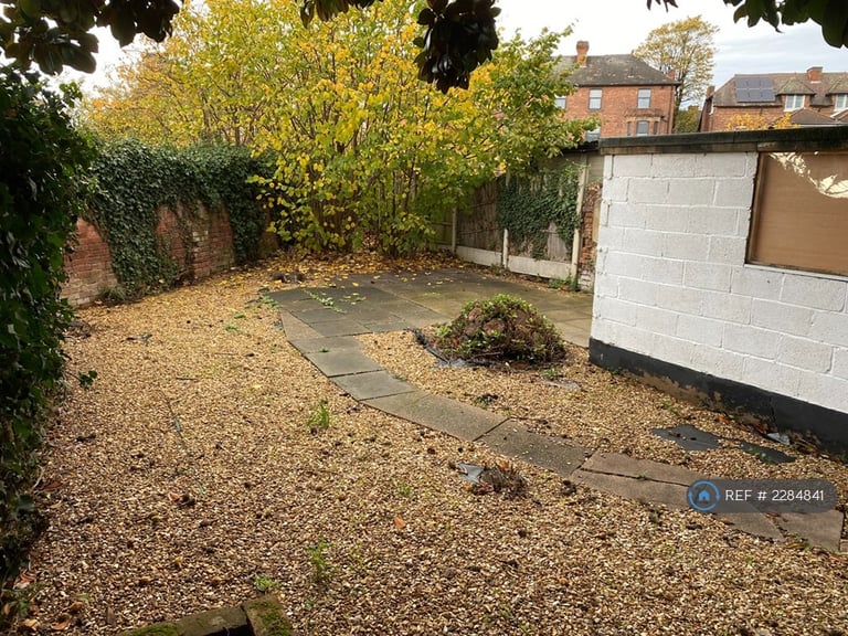 2 bedroom flat in Bridgford Road, West Bridgford, Nottingham, NG2 (2 bed) (#2284841)