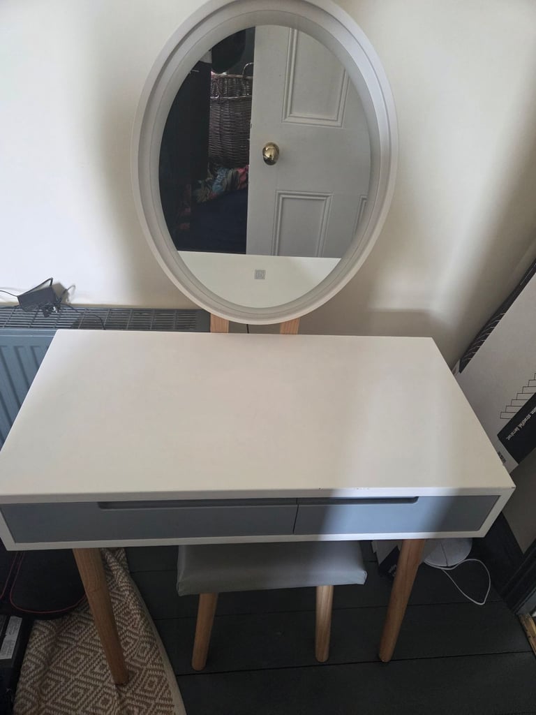 image for Dressing table with LED lights