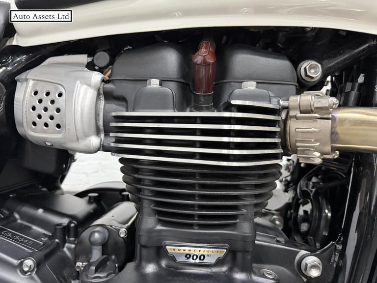 2024 Triumph Bonneville T100 900 Roadster/Retro Petrol Manual Euro 5 (65 ps) Roadster/Retro Petro...