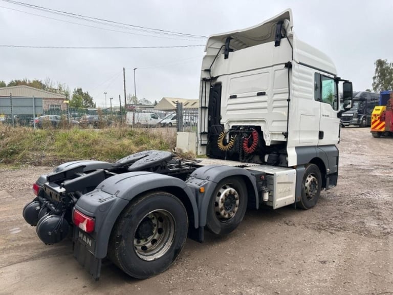 MAN TGX 26.460 6x2 MID LIFT SLEEPER CAB TRACTOR UNIT
