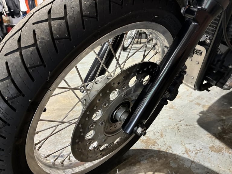 Triumph Thruxton in Davida colours by 8 ball paintworks for sale Chesterfield