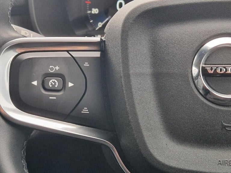 2022 Volvo XC40 2.0 B4 MHEV Inscription Pro SUV 5dr Petrol Hybrid DCT Auto AWD Euro 6 (s/s) ESTAT...