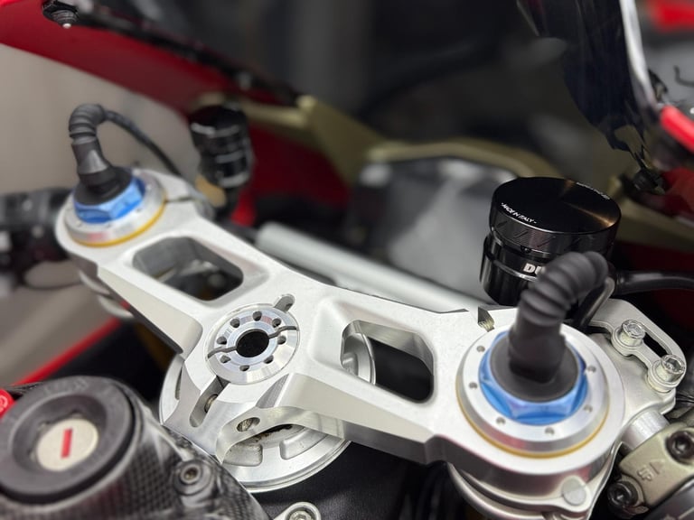 2015 15 Ducati Panigale 1299 S 1299 ABS - ++EXTRAS  **DESMO SERVICE DONE** 