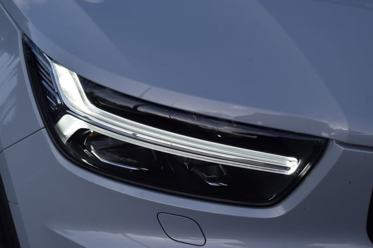 2019 Volvo XC40 2.0 D3 R DESIGN Pro 5dr Geartronic ESTATE DIESEL Automatic