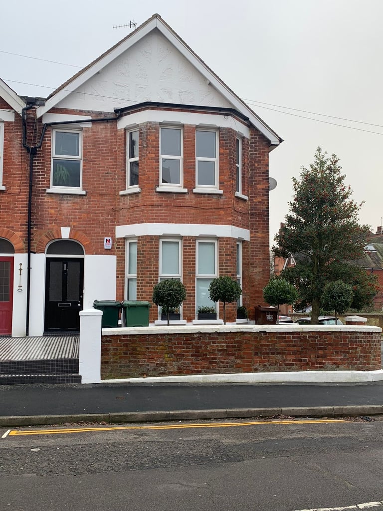 One bedroom left in quiet household