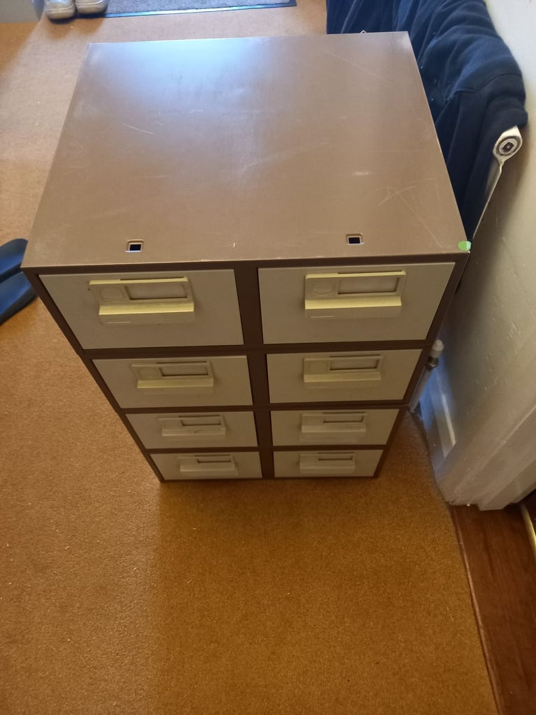 4 units metal cabinet
