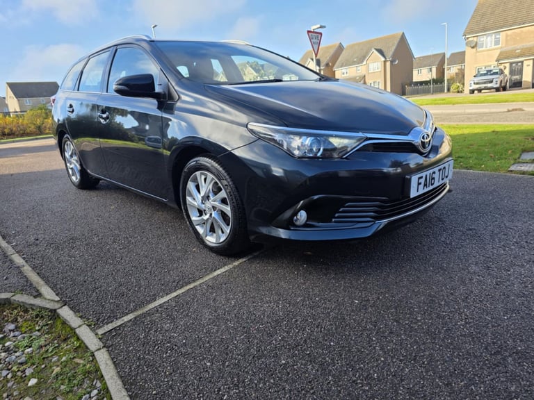2017 EXCELLENT TOYOTA AURIS DIESEL-LOW DIESEL MILES-ULEZ FREE-FULL SERVICE HISTORY