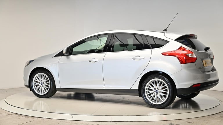 2014 Ford Focus 1.6 TDCi Zetec Euro 5 (s/s) 5dr HATCHBACK Diesel Manual