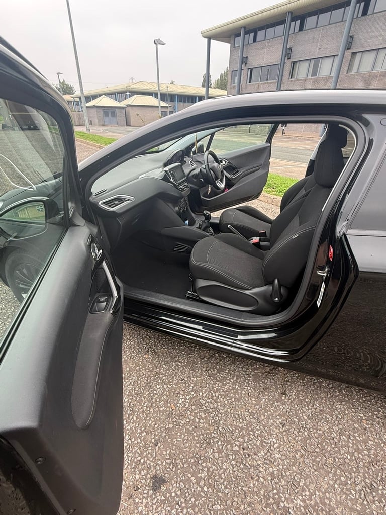 Peugeot, 208, Hatchback, 2017, Manual, 1199 (cc), 3 doors