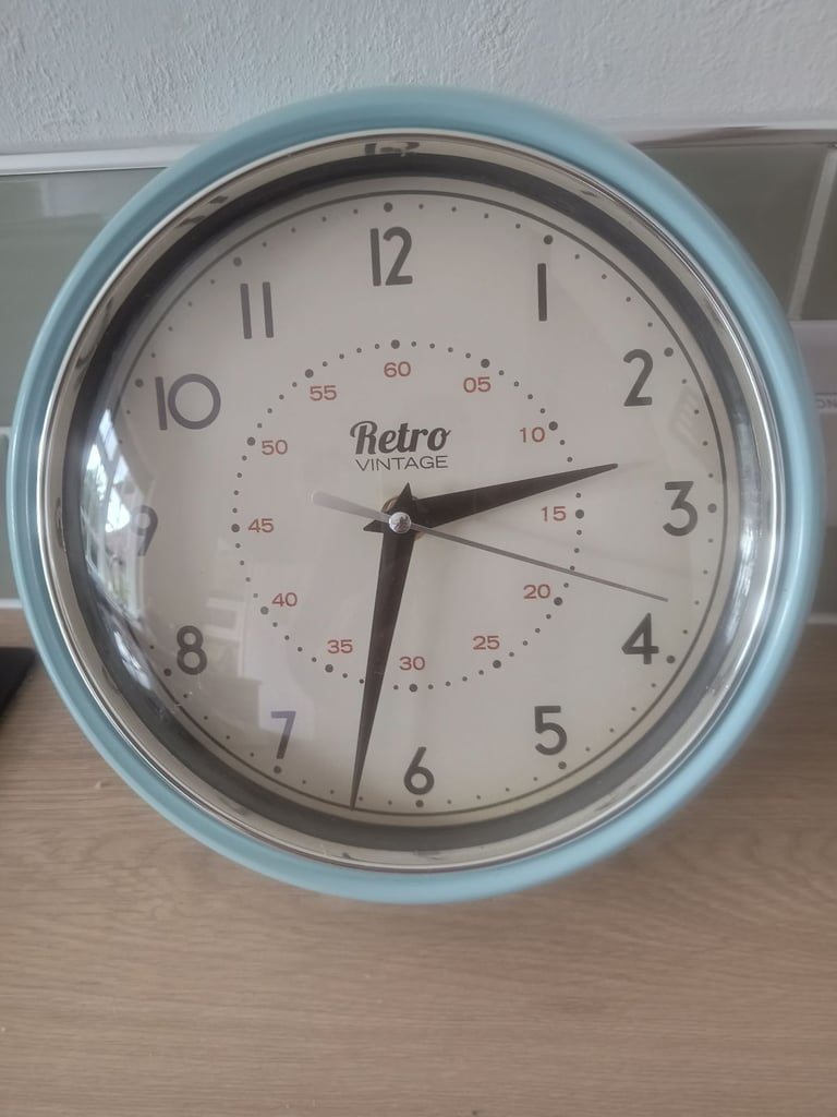 image for RETRO 1950's LOOK WALL CLOCK