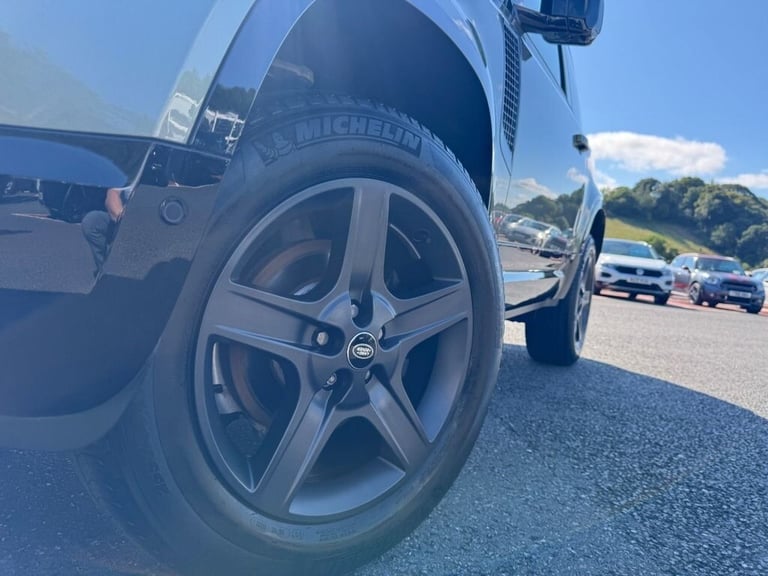 2022 72 LAND ROVER DEFENDER 3.0 D250 MHEV X-DYNAMIC SE 3dr Diesel 18,500 miles