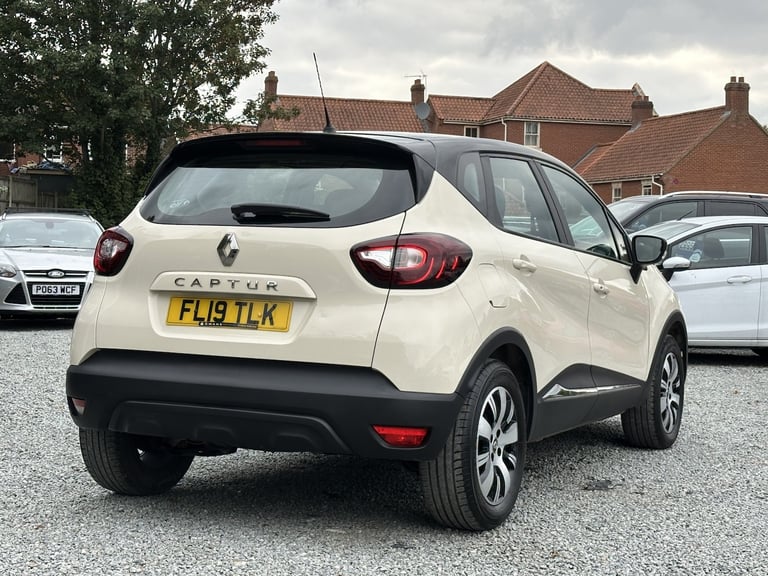 2019 Renault Captur 0.9 TCi Play Petrol Manual 5 Door Hatchback Cream