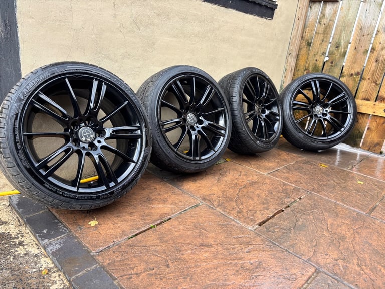 BMW Staggered 18” Alloy Wheels