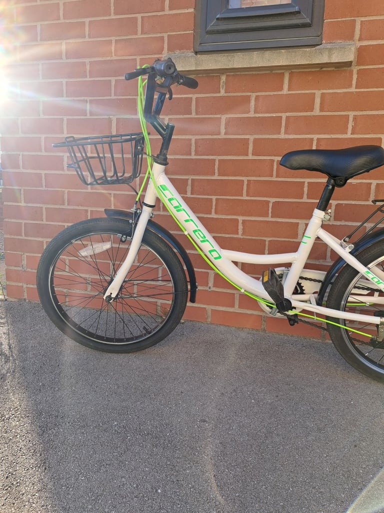 Ladies or kids small shopper bike brilliant condition ideal for birthday present 