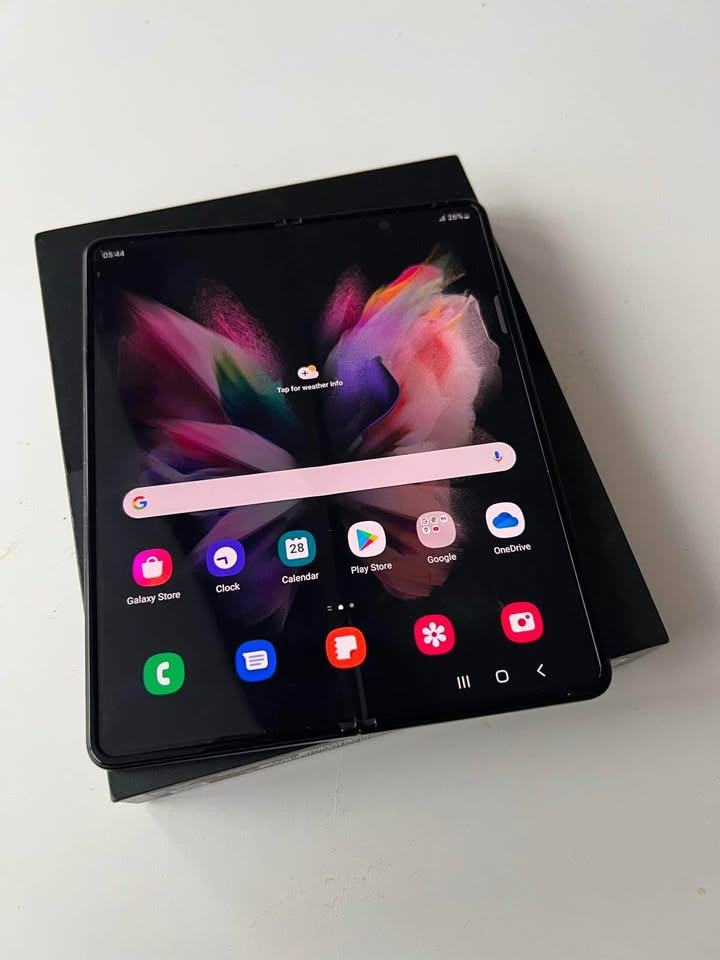 image for Samsung galaxy Z Fold 3 5G 256gb unlocked dual sim 