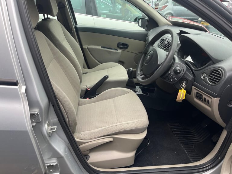  Renault Clio 1.4 16v Expression 5dr Petrol Manual