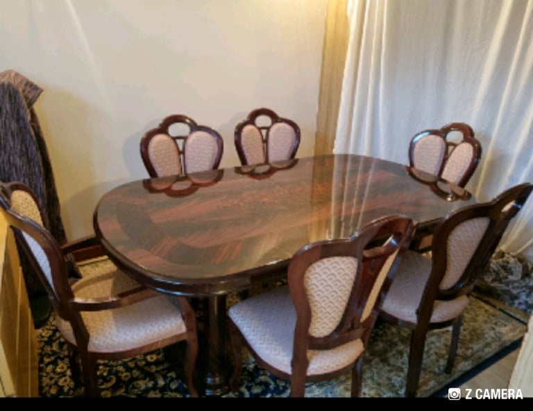 Wooden extendable Dining Table 6 chairs
