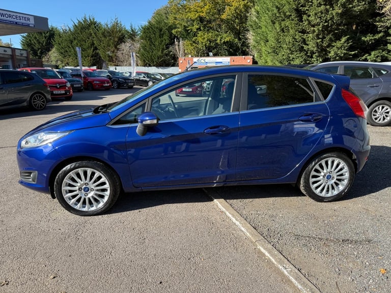 2015 Ford Fiesta 1.0T EcoBoost Titanium Euro 5 (s/s) 5dr HATCHBACK Petrol Manual