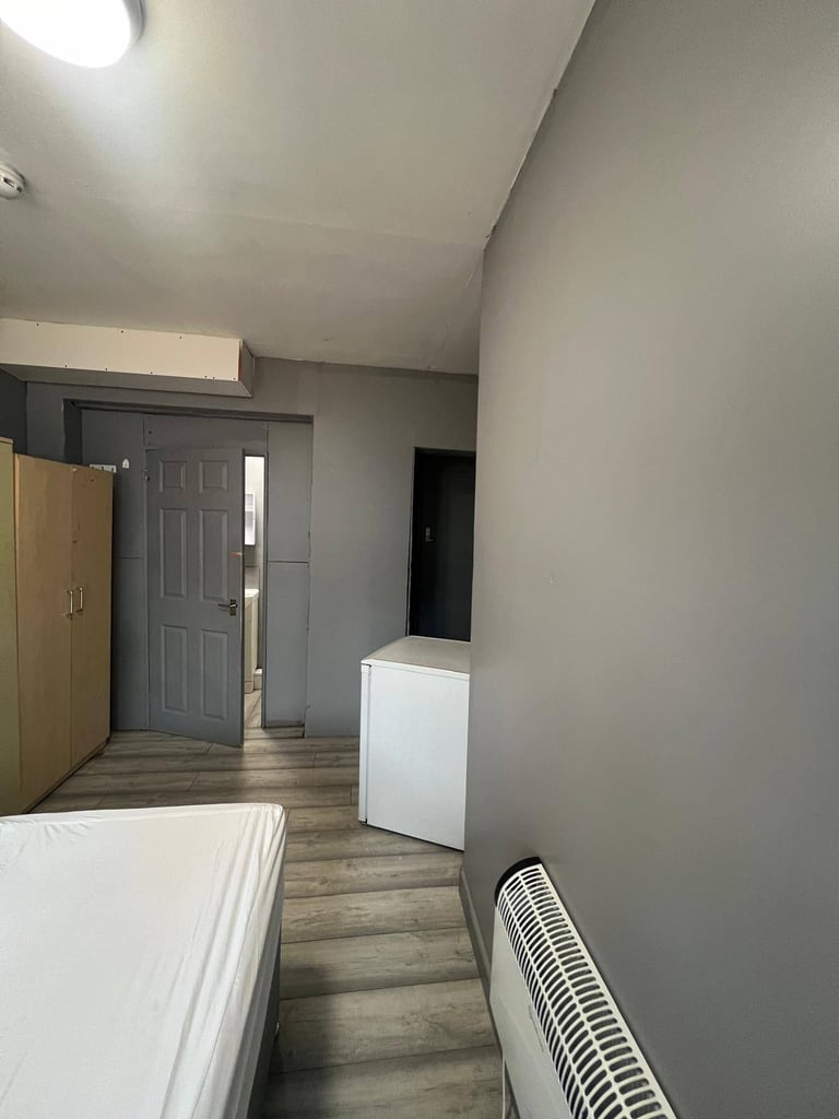 Room in West Drayton (UB7 8BY)