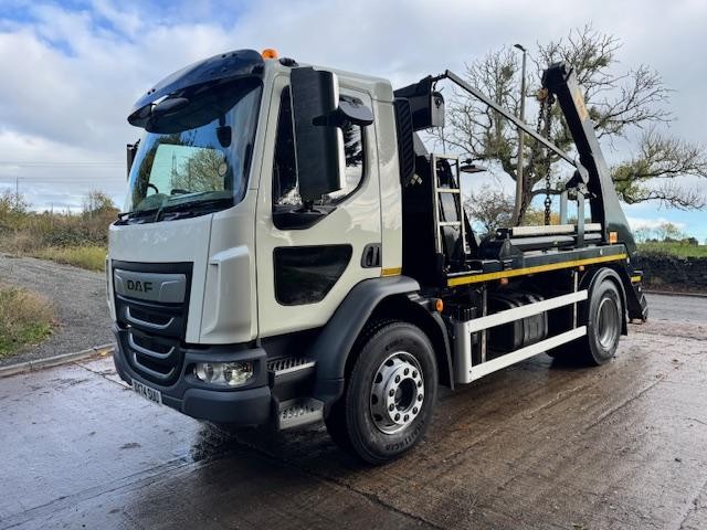 2024 74 DAF LF 260 Euro 6 Hyva extending arm skip loader sheet 34kms