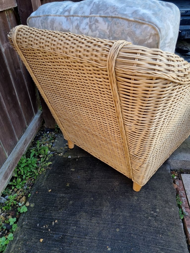 Three Piece Conservatory/Summer Room Suite.Delivery