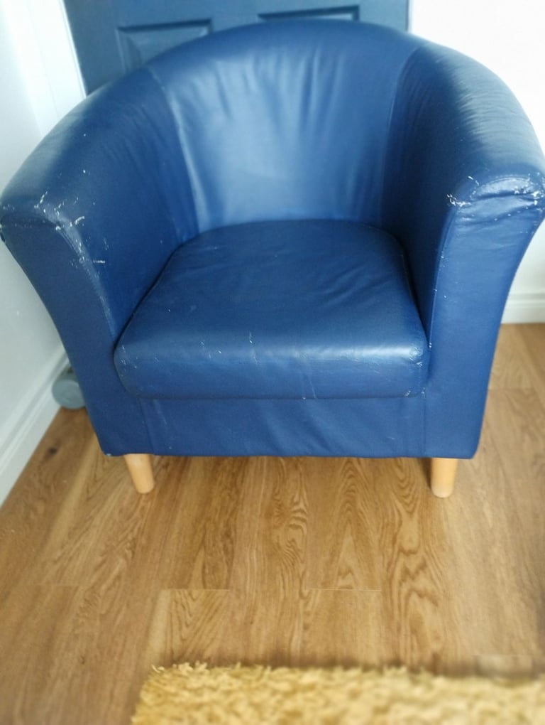 Free navy tub chair 