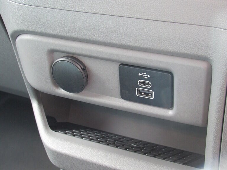 2024 Ford E-Transit 320 Limited LWB L2 GREY AUTOMATIC VAN WITH SAT NAV REAR CAMERA TWIN SIDE DO P...