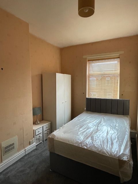 Excellent Double Room, High speed internet, bills, posh, clean, furnished