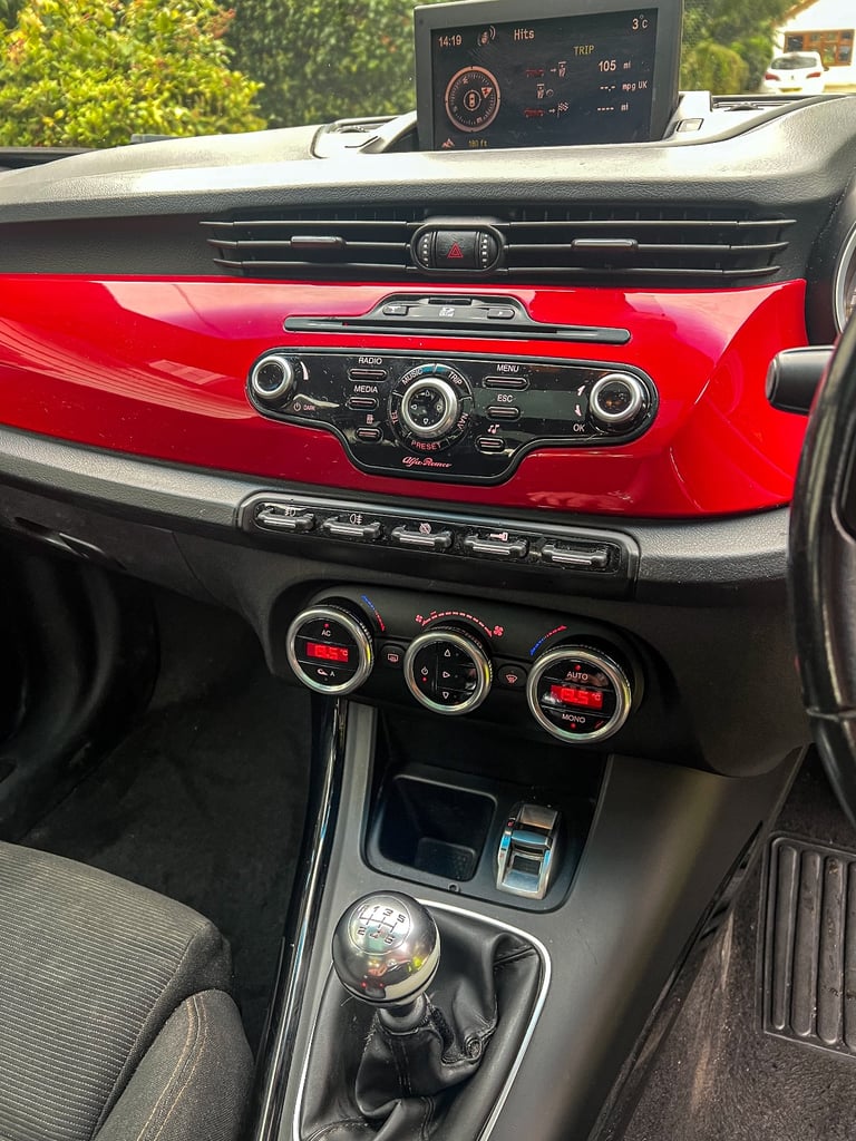 Alfa Romeo, GIULIETTA, Hatchback, 2011, Manual, 1598 (cc), 5 doors