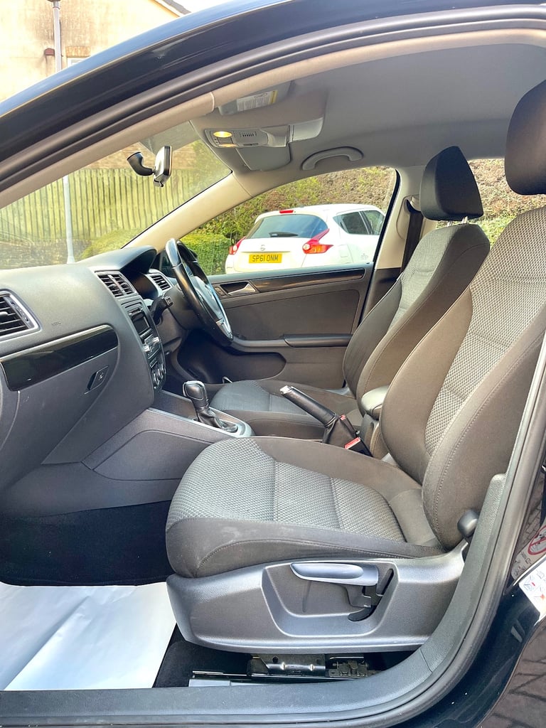 AUTOMATIC! 2013 VOLKSWAGEN JETTA 1.6 TDI SE BLUEMOTION TECH AUTO DSG MK6 SALOON BLACK