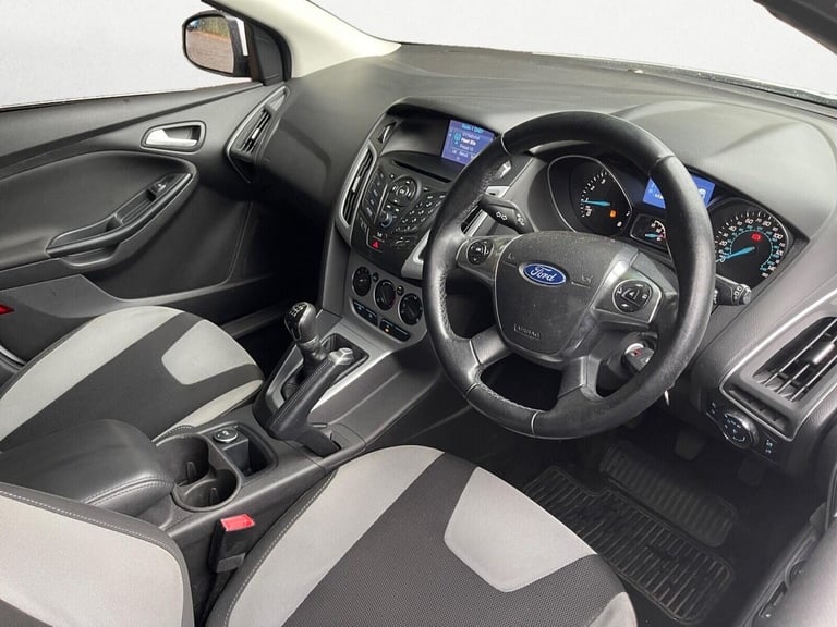 2014 Ford Focus 1.0 EcoBoost Zetec Navigator 5dr HATCHBACK PETROL Manual