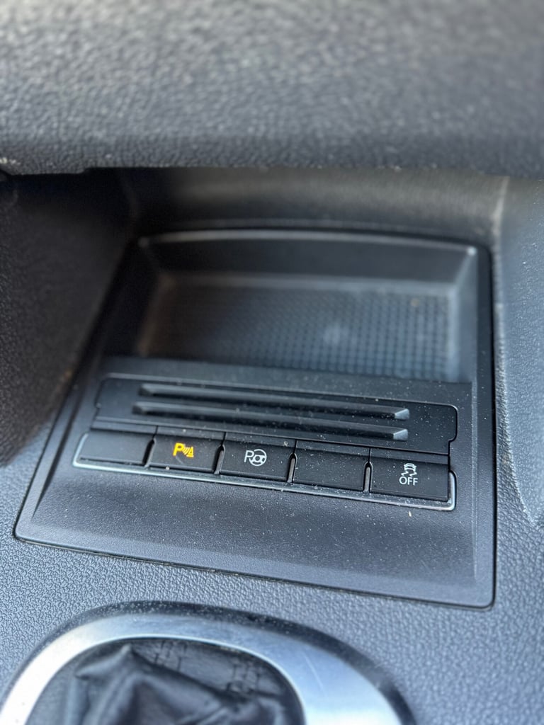 2011 Volkswagen Touran 2.0 TDI SE 5dr DSG MPV Diesel Automatic