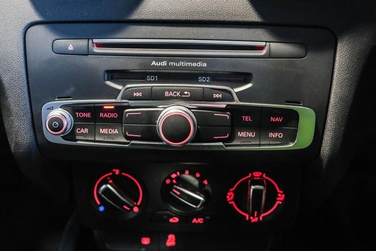 Audi A1 TFSI Sport Sportback MULTI-FUNCTION S/W DAB RADIO E/WINDOWS