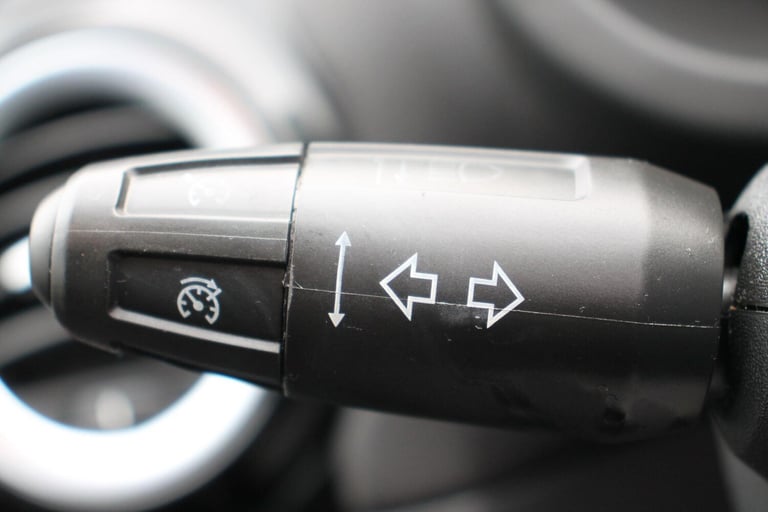 2013 Vauxhall Corsa 1.2 16V SXi Euro 5 5dr (A/C) HATCHBACK Petrol Manual