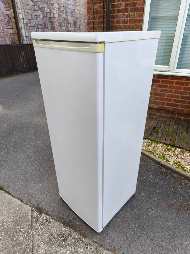 Fridge Refrigerator CURRYS 143 cm* A+ Class