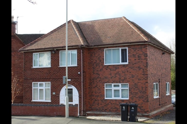 Flat to let 
