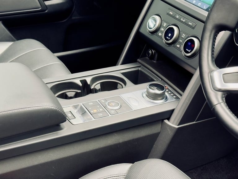 2019 Land Rover Discovery 3.0 SD V6 Landmark Edition SUV 5dr Diesel Auto 4WD Euro 6 (s/s) (306 ps...