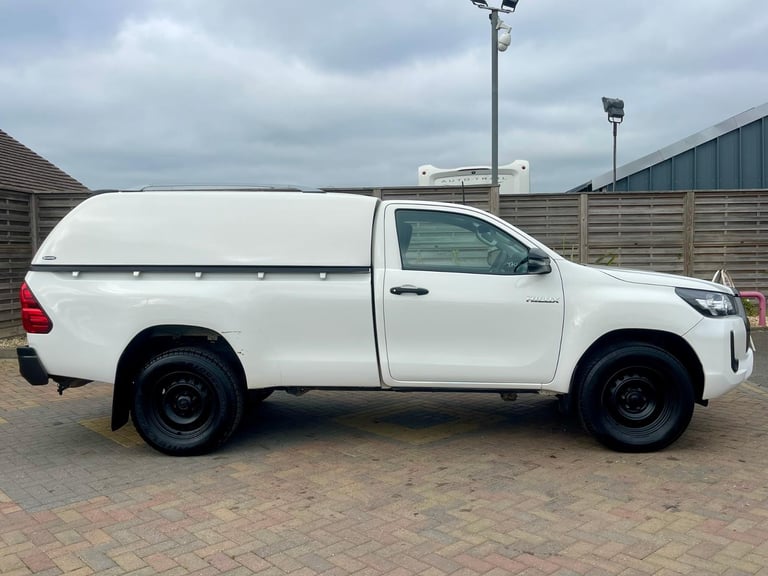 Toyota Hilux D-4D 150 ACTIVE 4WD SINGLE CAB WITH TRUCKMAN TOP
