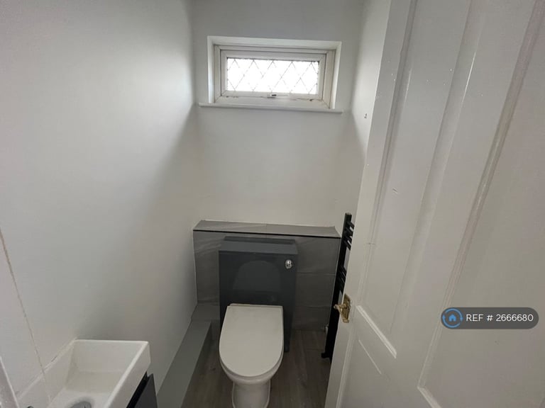 3 bedroom house in Tyndale Walk, Batley, WF17 (3 bed) (#2666680)