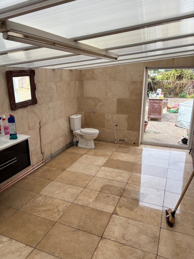 2 bed Bungalow with land for rent 