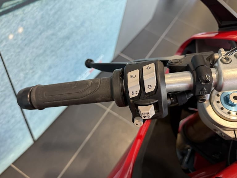 2017 Ducati Supersport S – 7,995